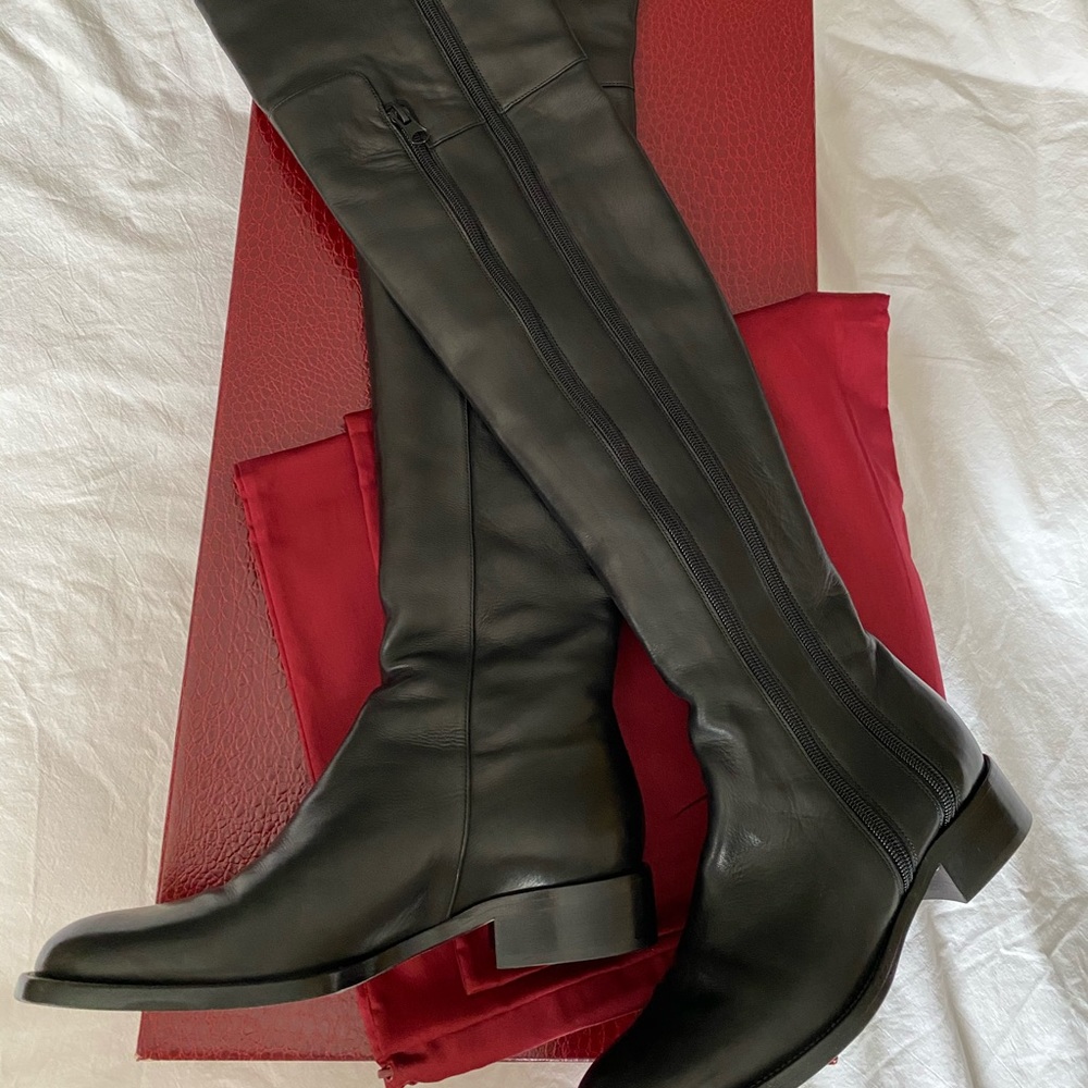 Brand New Tamara Mellon knee high boots.💯